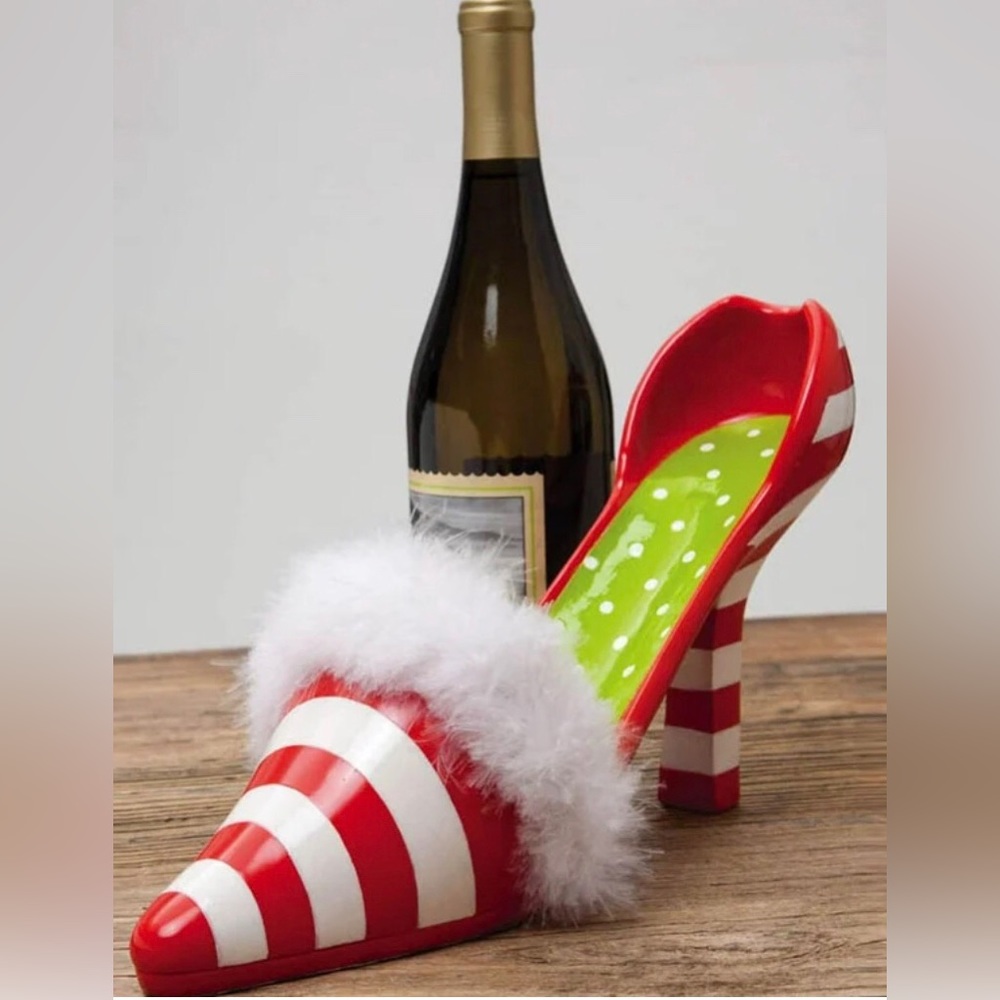 NWOT! Evergreen Candy Cane High Heel Faux Fir Trim Bottle Holder 12x4x7.75”